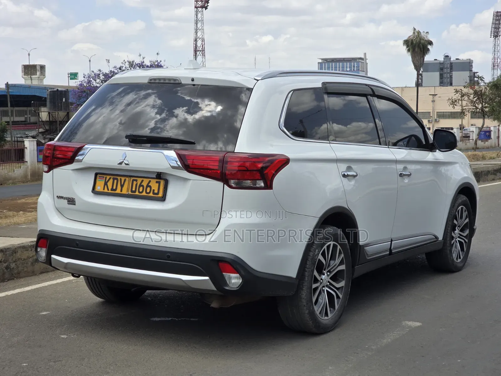 Mitsubishi Outlander 2016 White