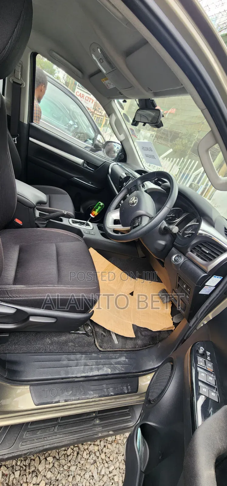 Toyota Hilux 2022 Gray