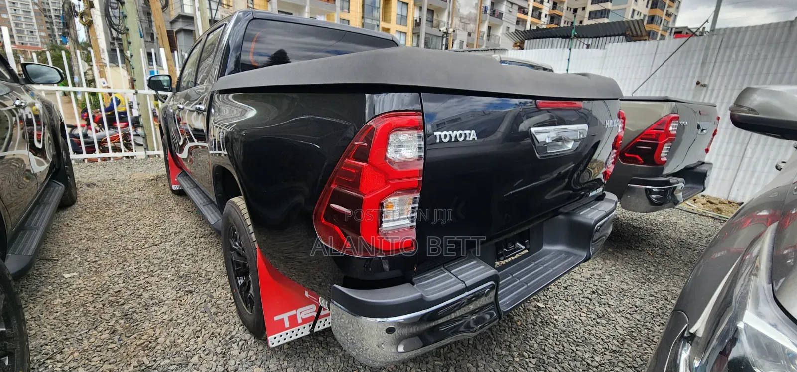 Toyota Hilux 2021 Black