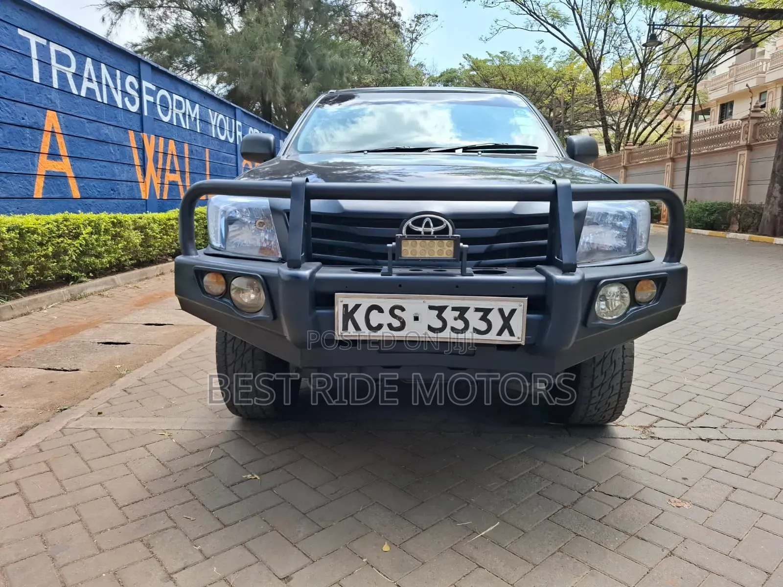 Toyota Hilux 2013 Black