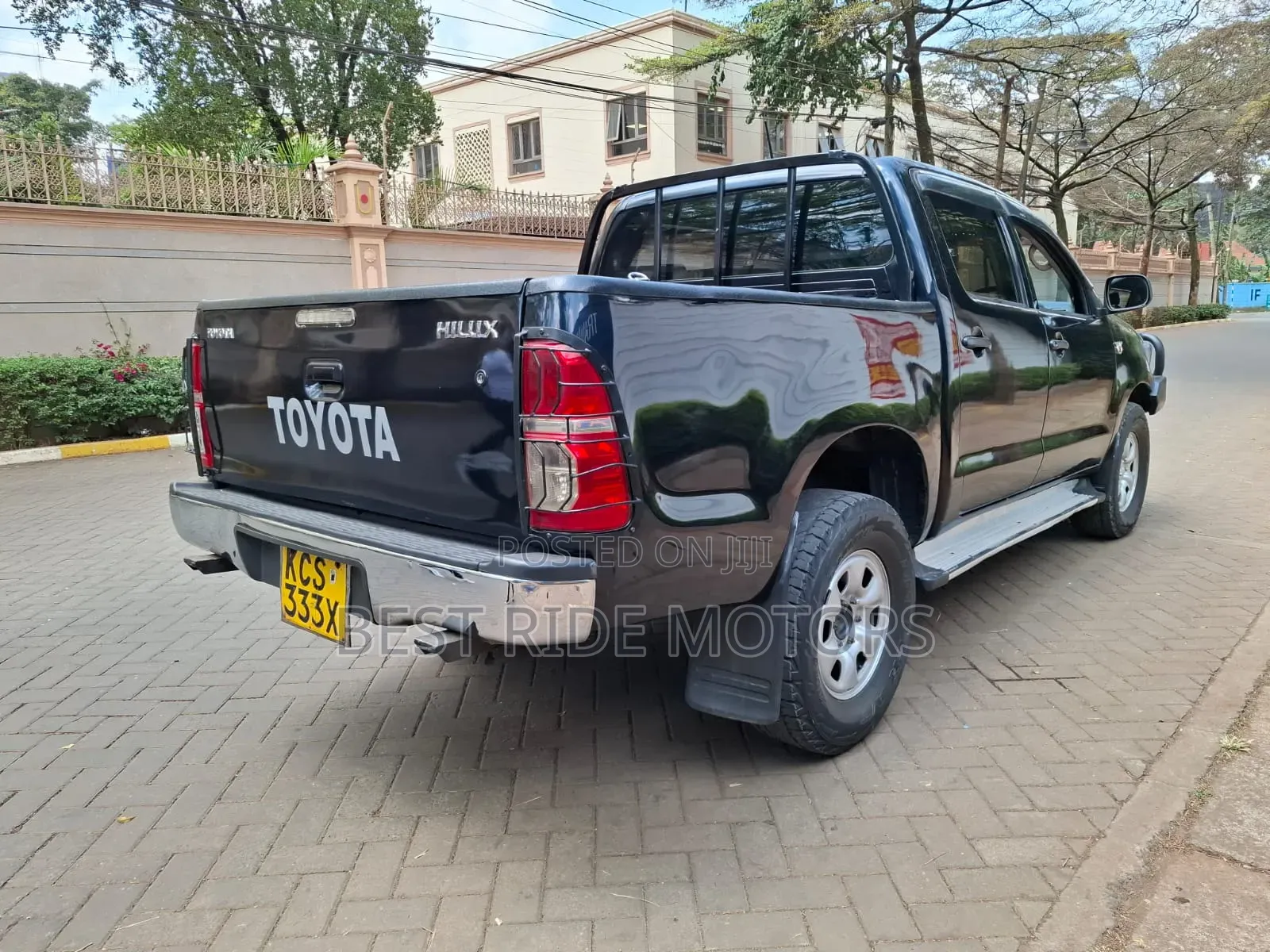 Toyota Hilux 2013 Black