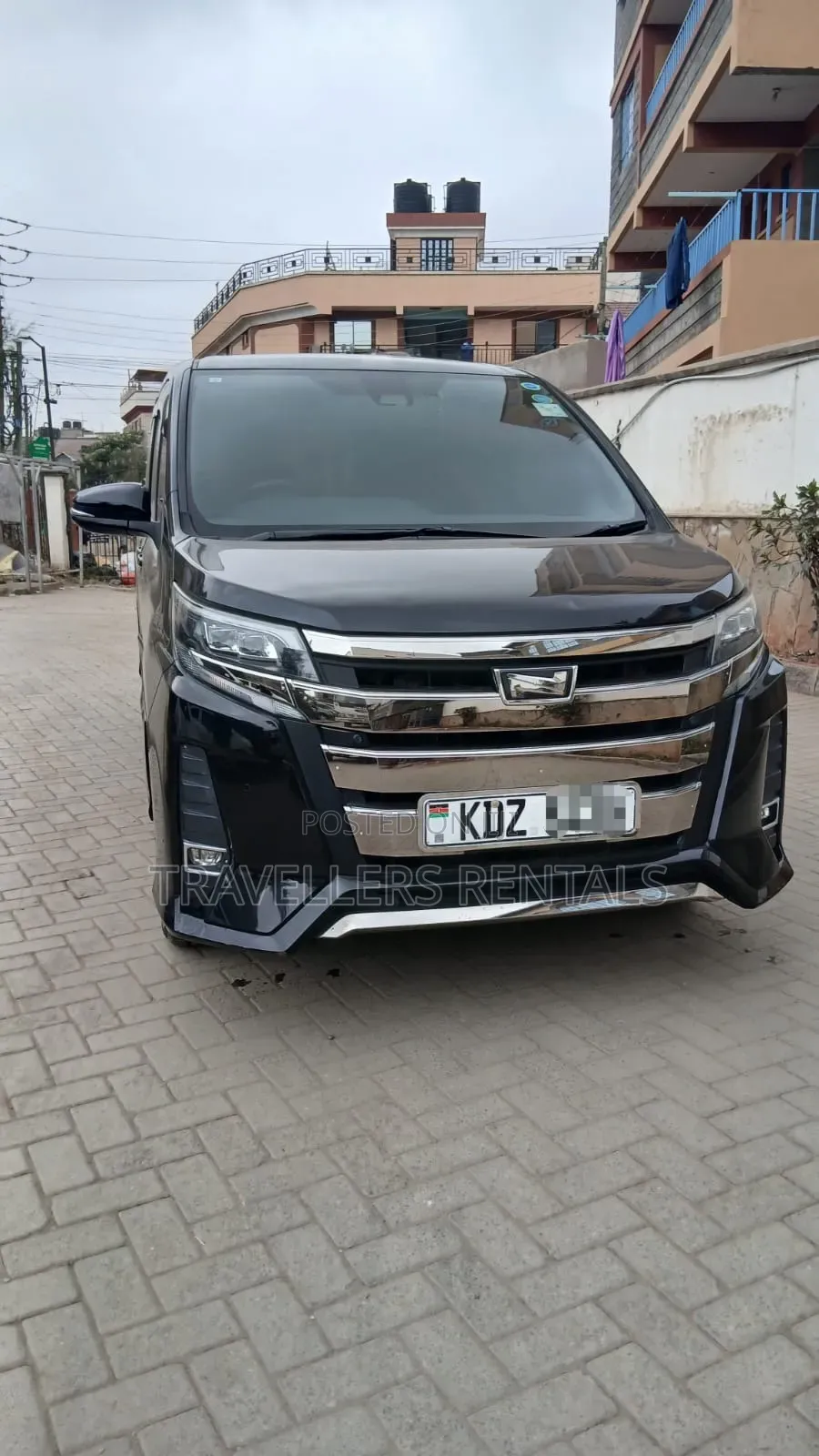 Toyota Noah - Black