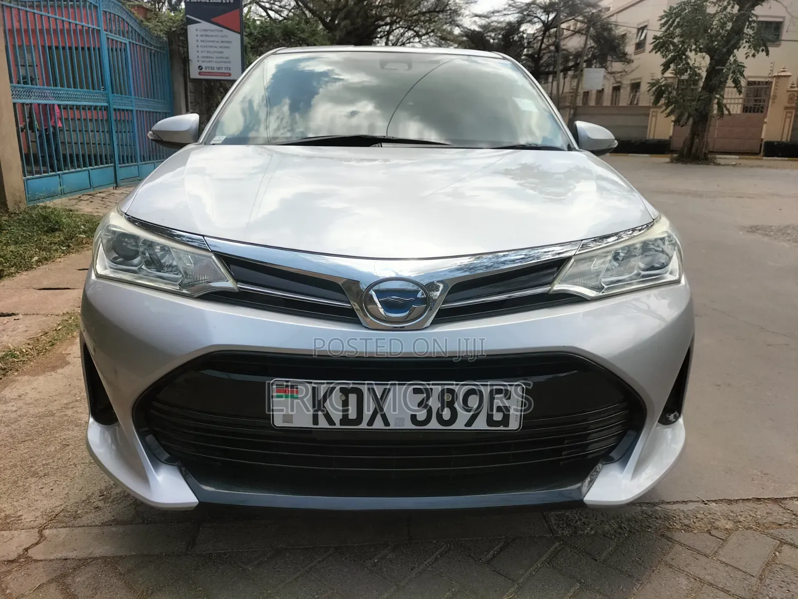 Toyota Corolla Fielder 1.5 Hybrid FWD 2019 Silver