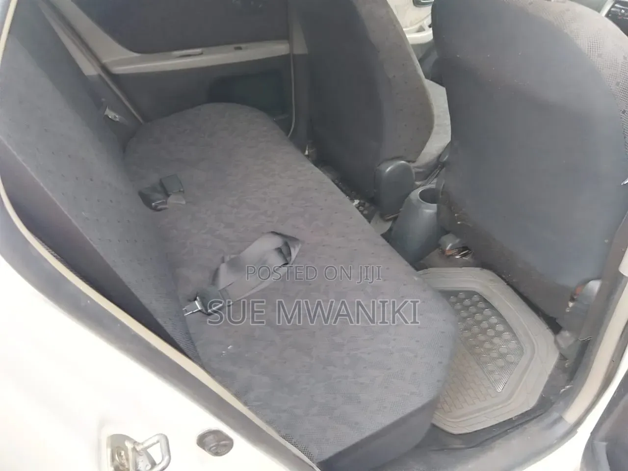 Toyota Vitz 2009 White