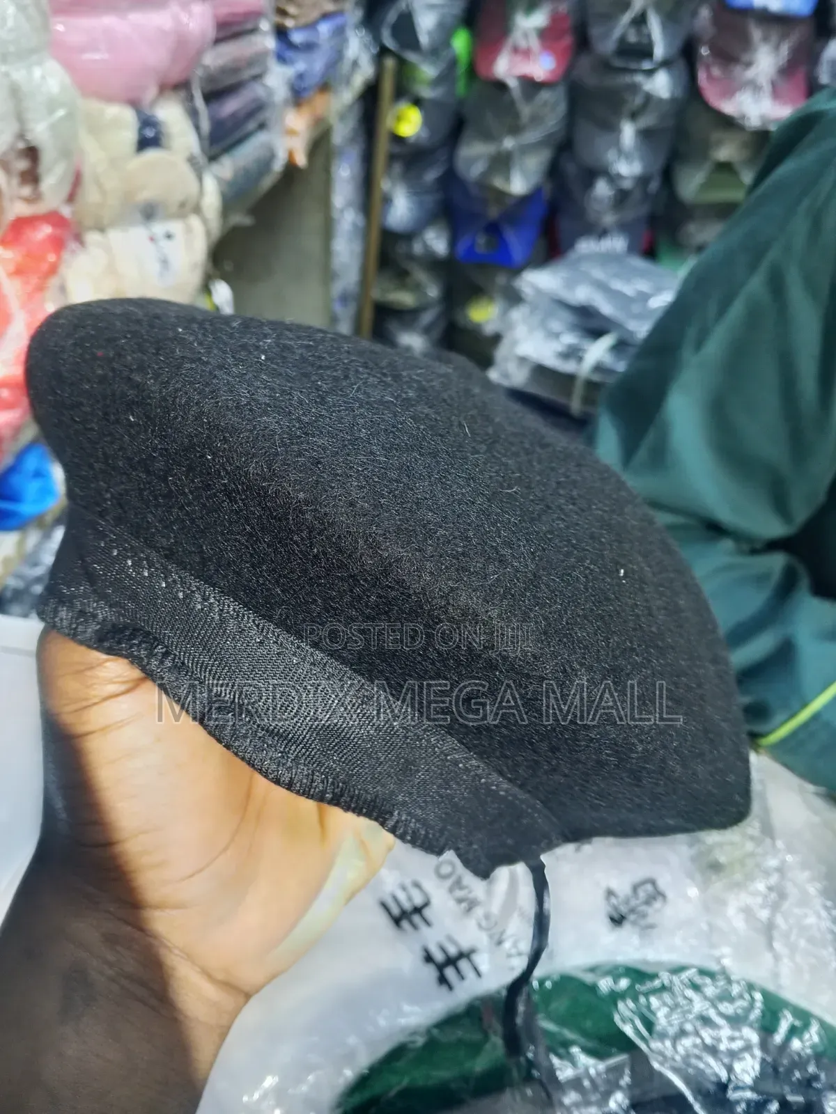 Black Beret, Berets