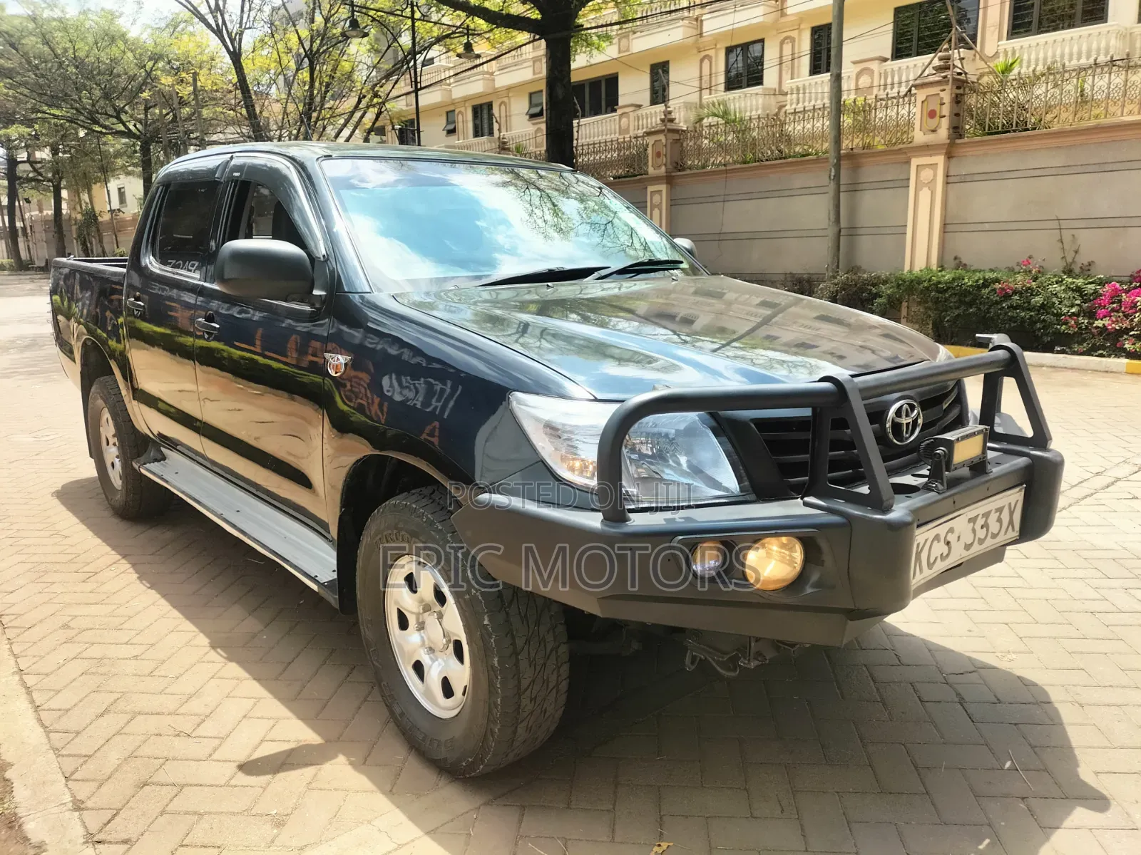 Toyota Hilux 2013 Black