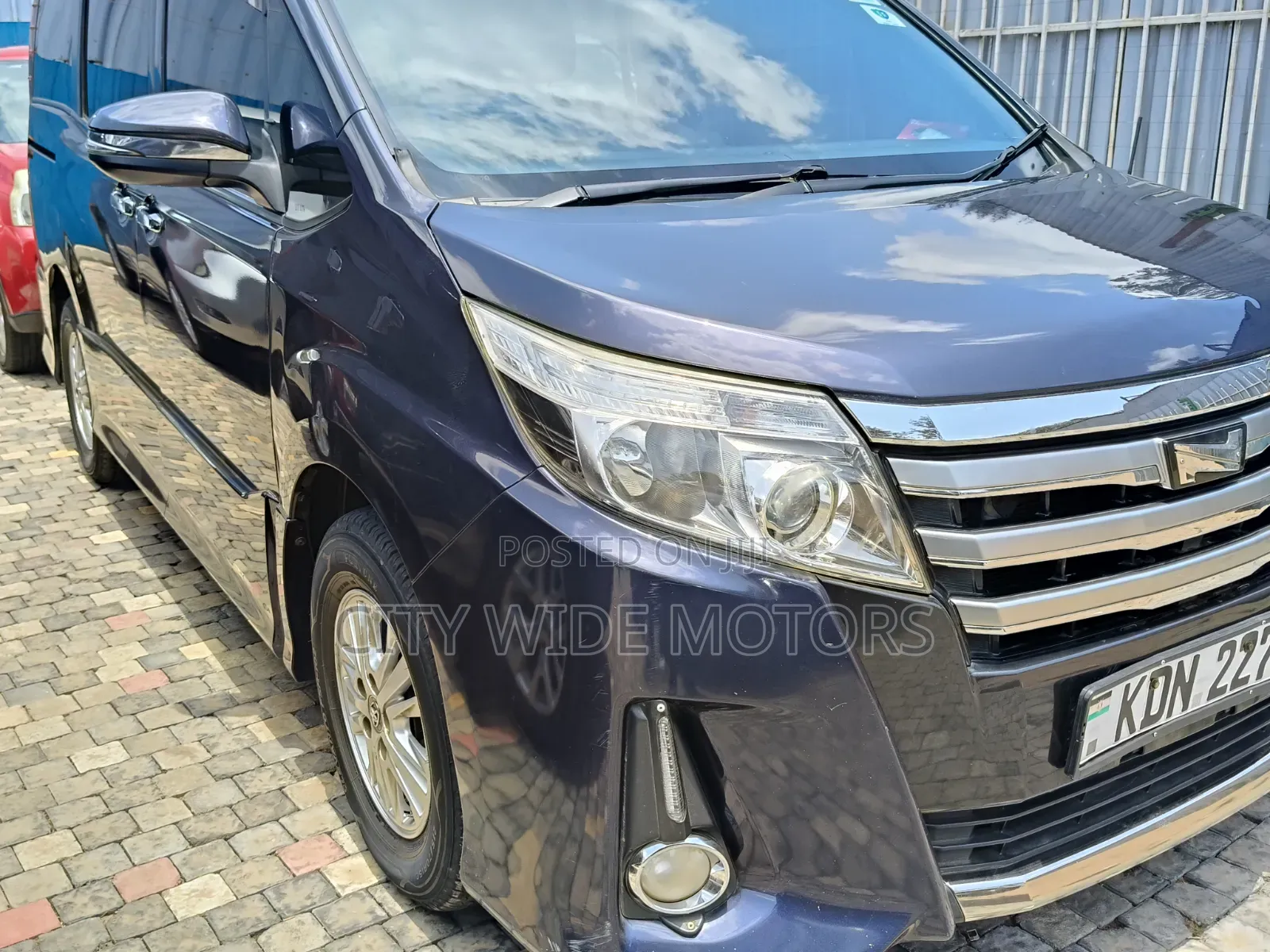 Toyota Noah 2016 Gray