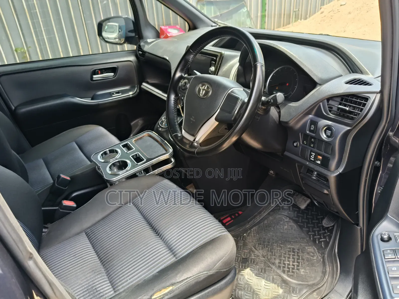 Toyota Noah 2016 Gray
