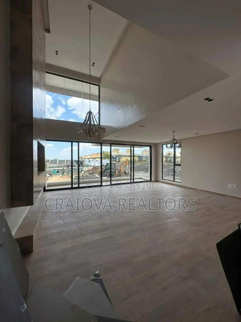 3bdrm Duplex in Hotel 67 Area for sale