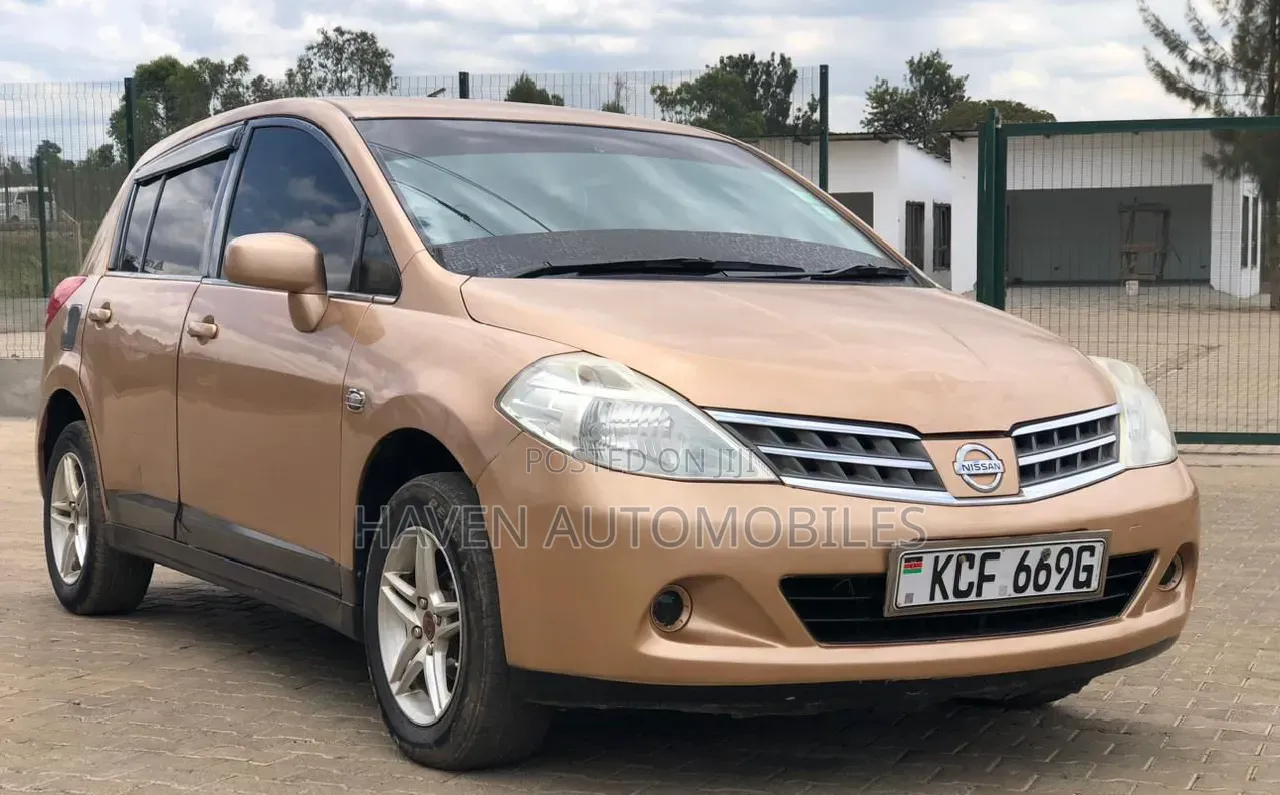 Nissan Tiida 2009 Brown