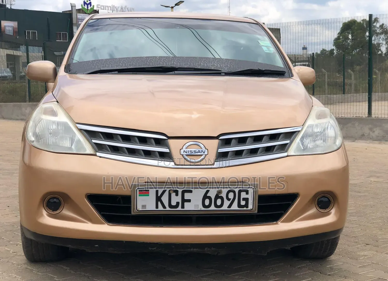 Nissan Tiida 2009 Brown