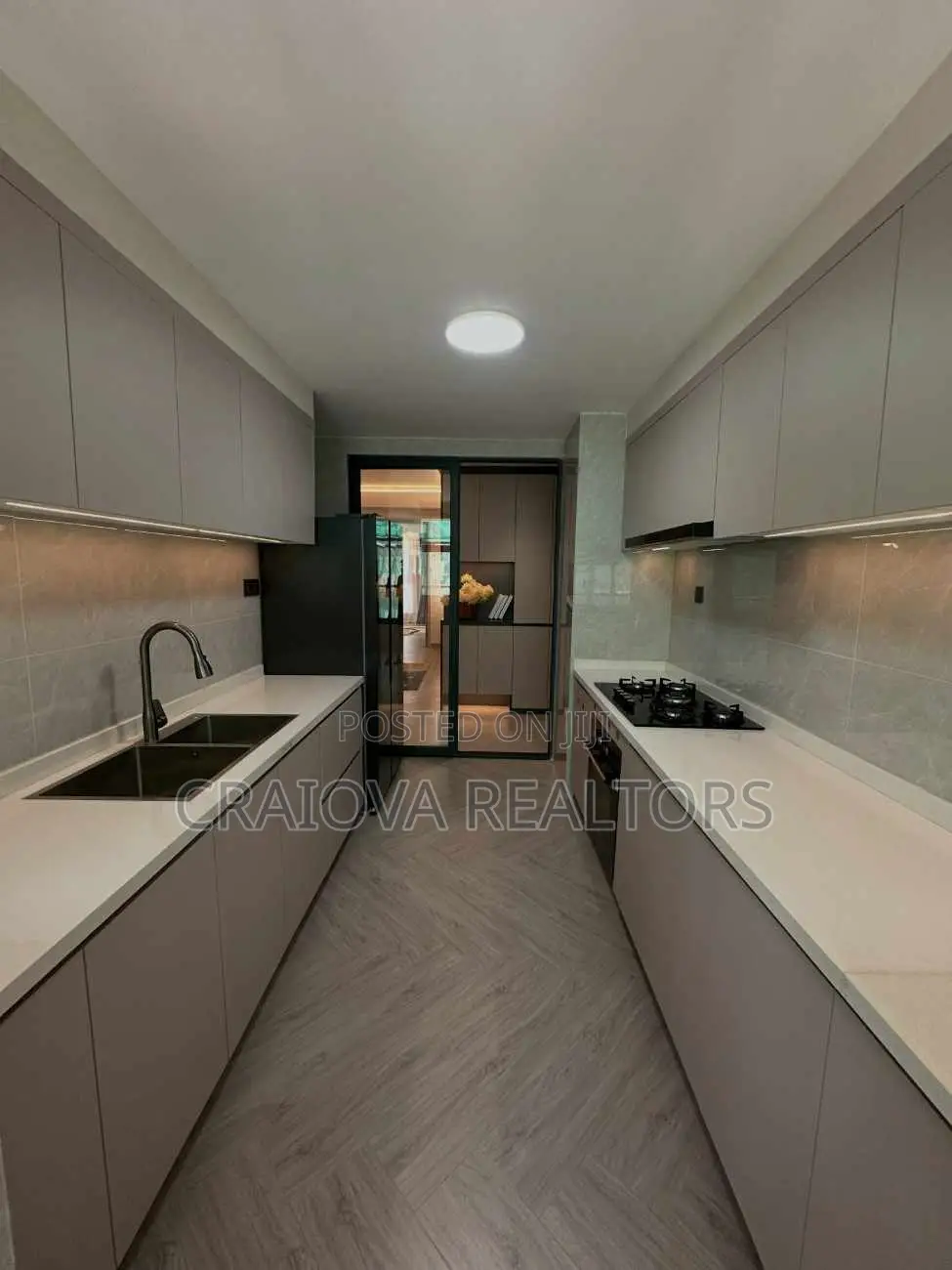 3bdrm Apartment in Hotel 67 Area for sale