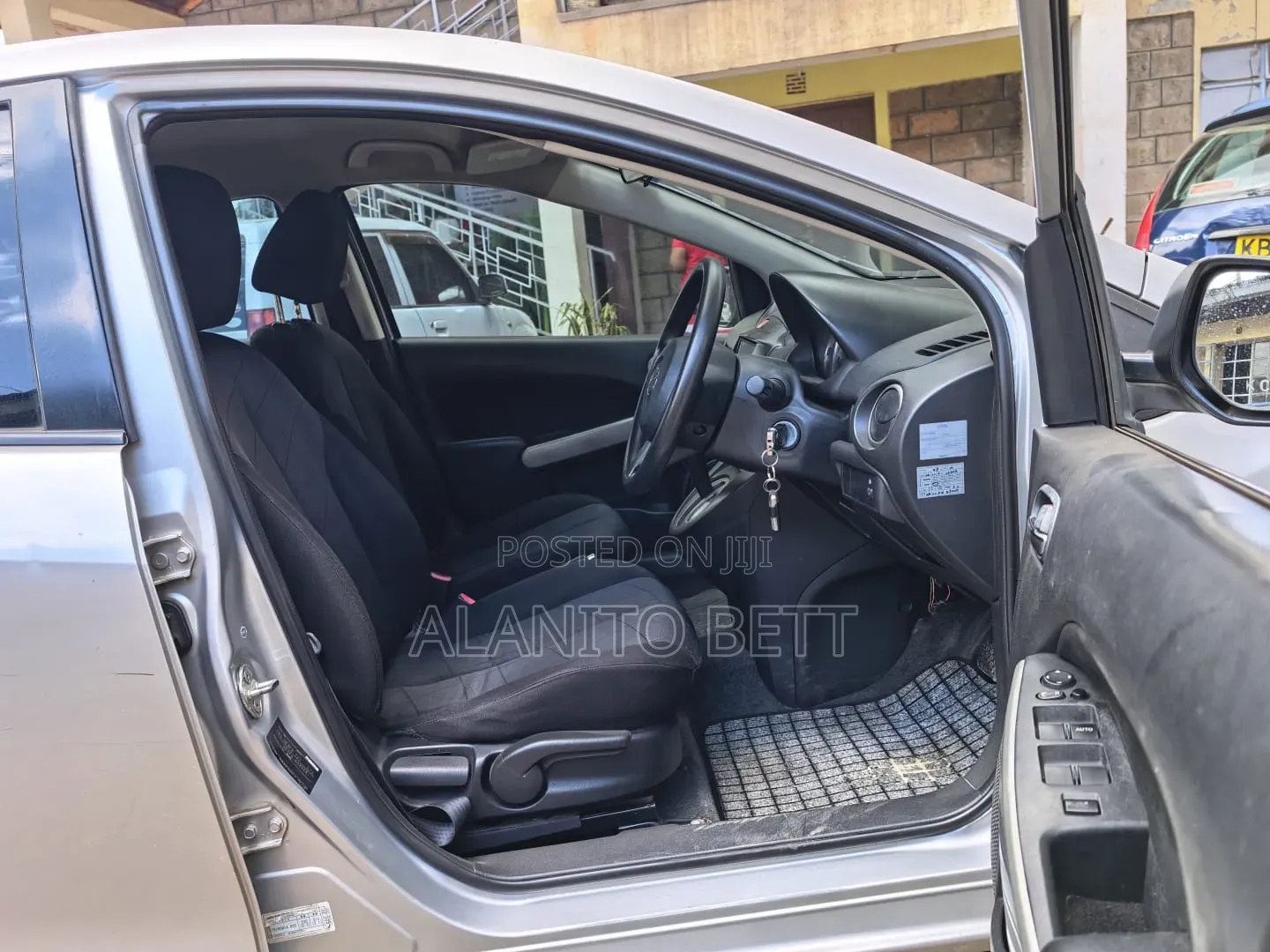 Mazda Demio 2011 Silver