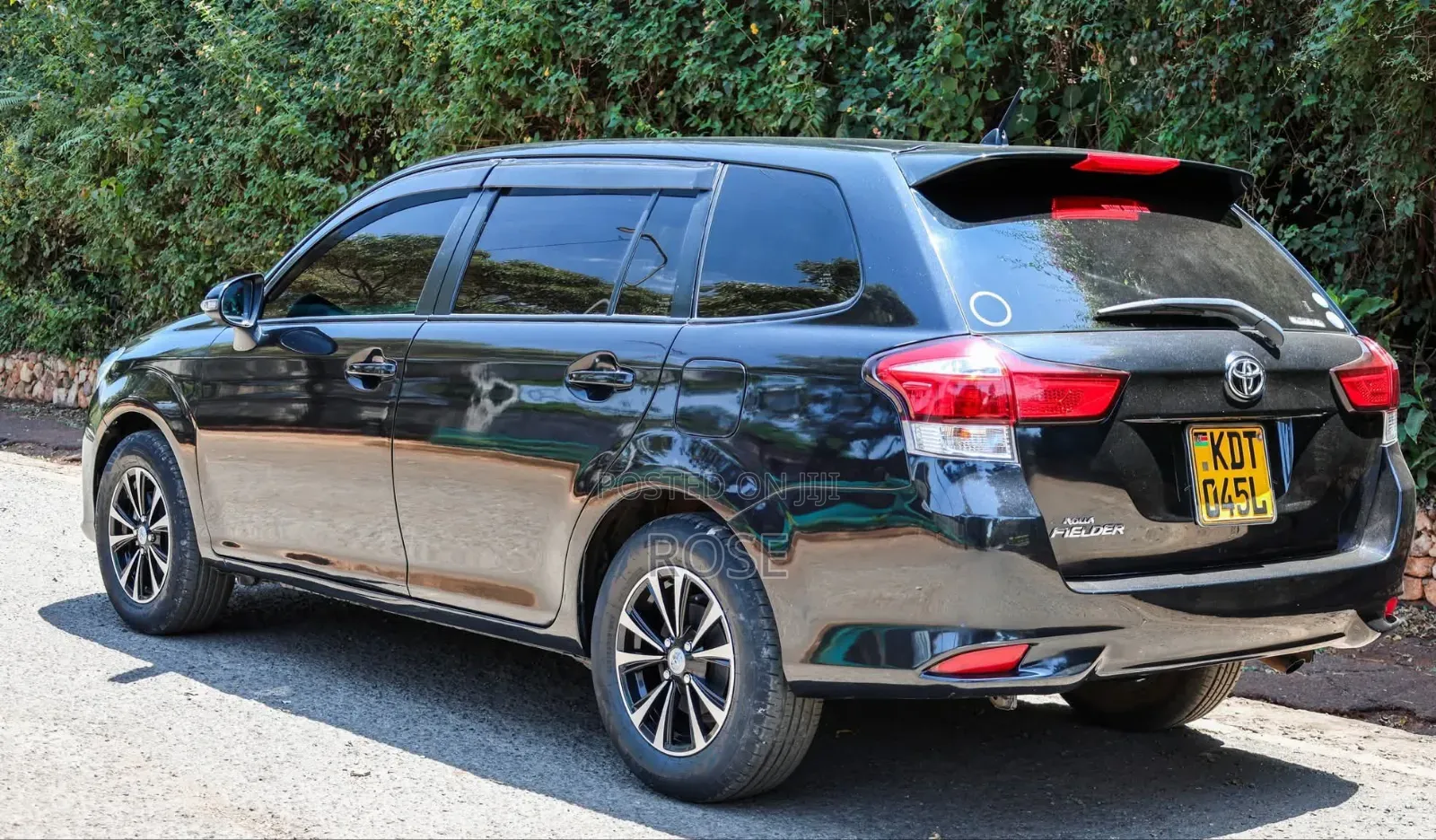 Toyota Corolla Fielder 2018 Black