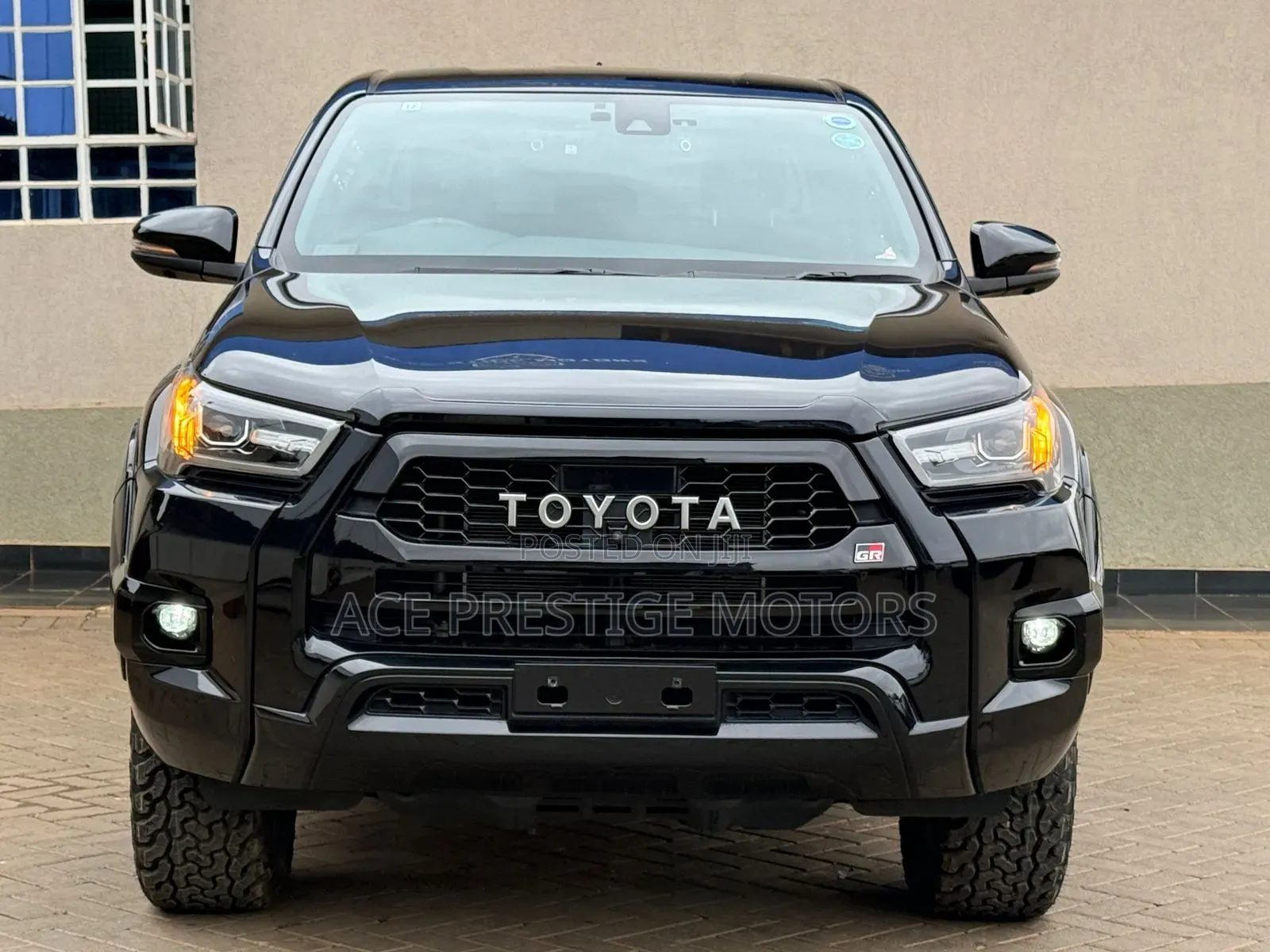 Toyota Hilux 2022 Black