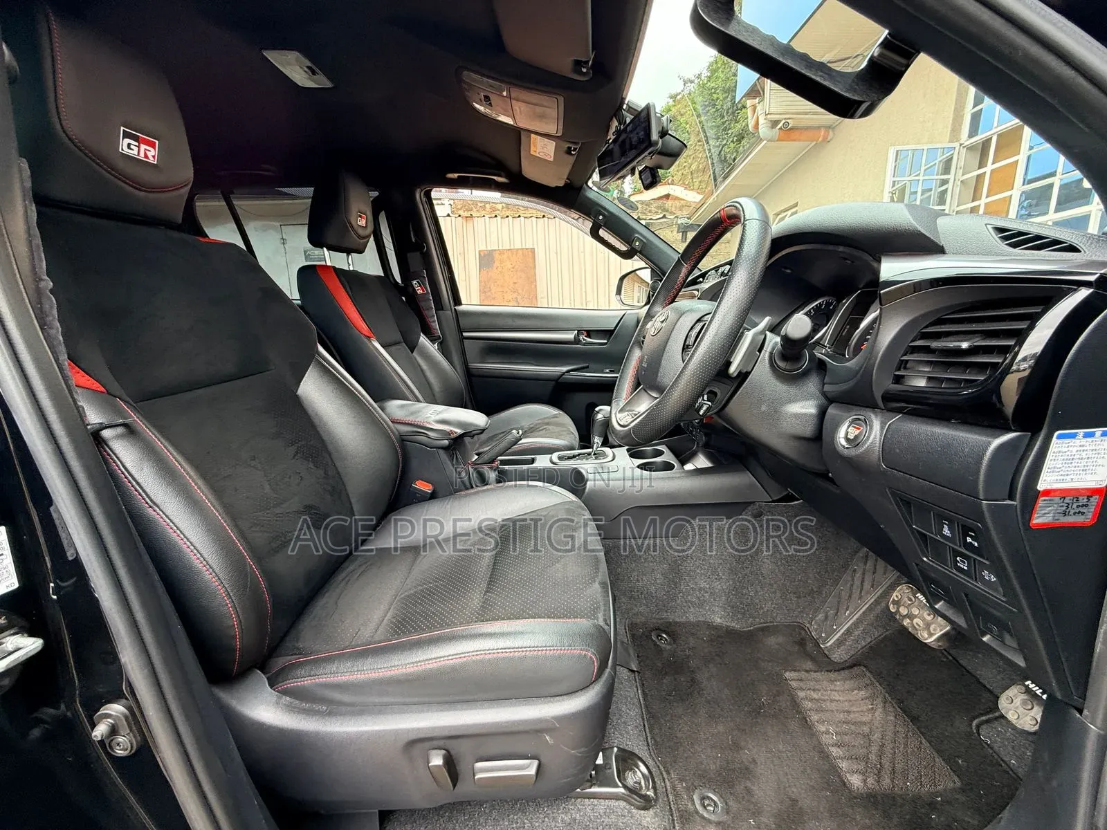 Toyota Hilux 2022 Black