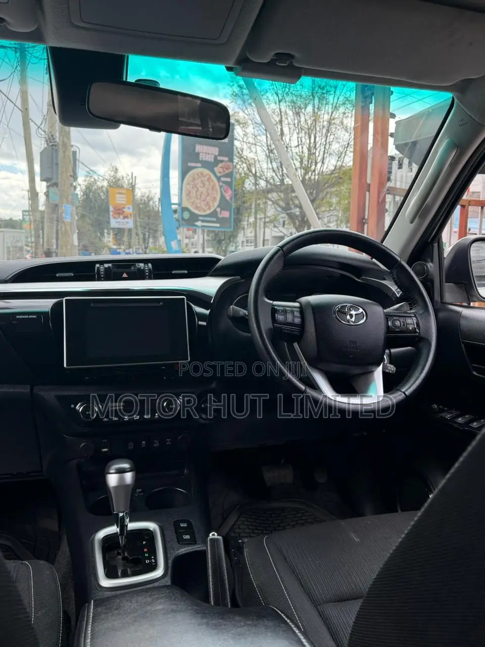 Toyota Hilux 2019 White