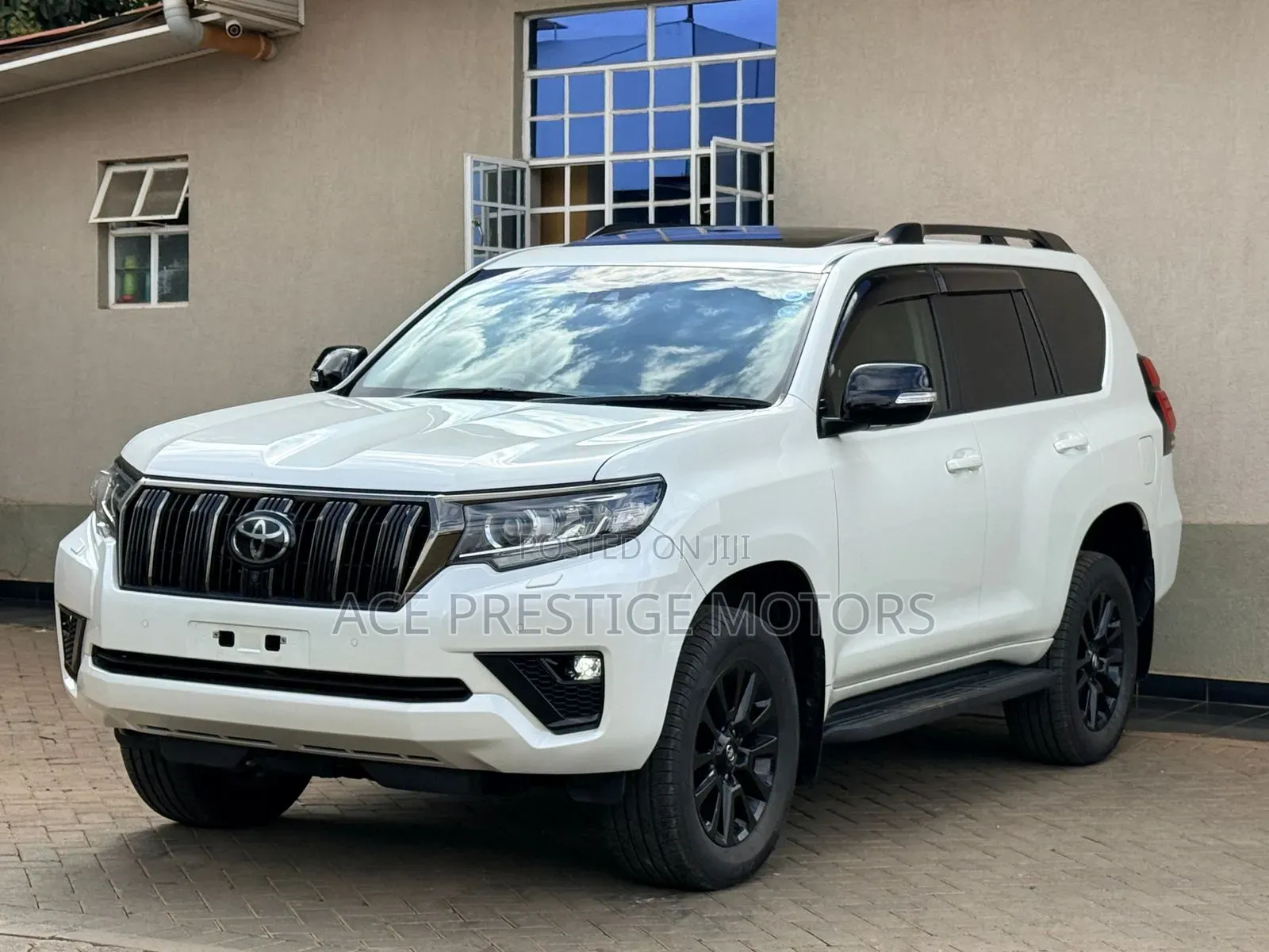 Toyota Land Cruiser Prado 2022 White