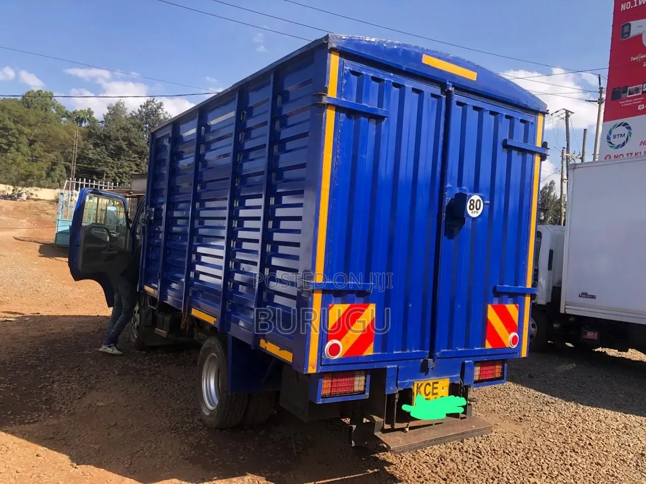 Toyota Dyna 2015 Blue