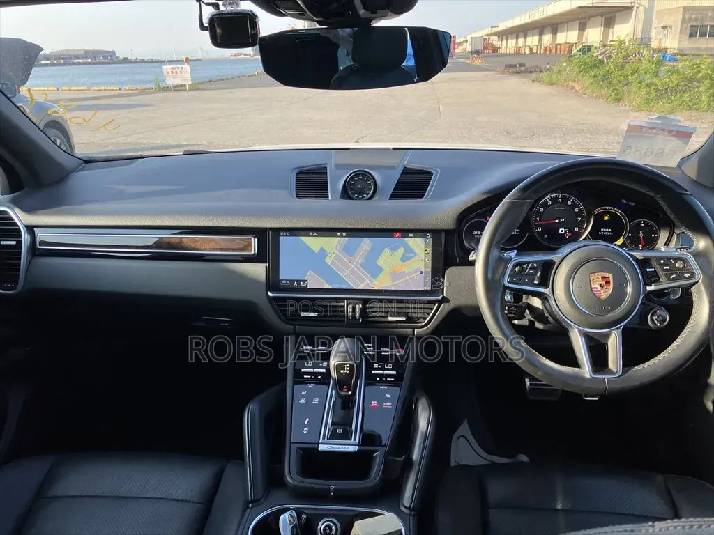 Porsche Cayenne S AWD 2019 Off white