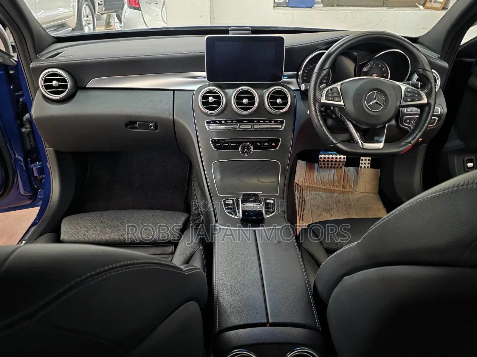 Mercedes-Benz C200 2018 Blue