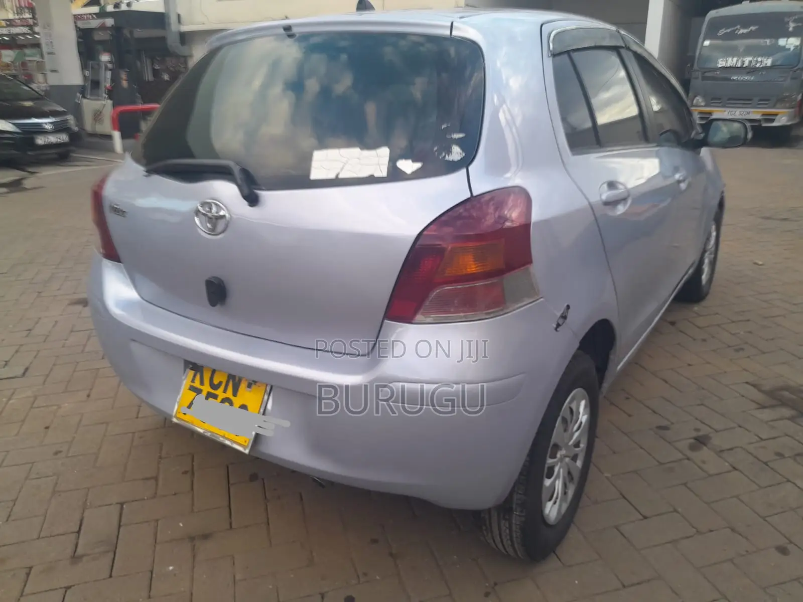 Toyota Vitz 2012 Silver