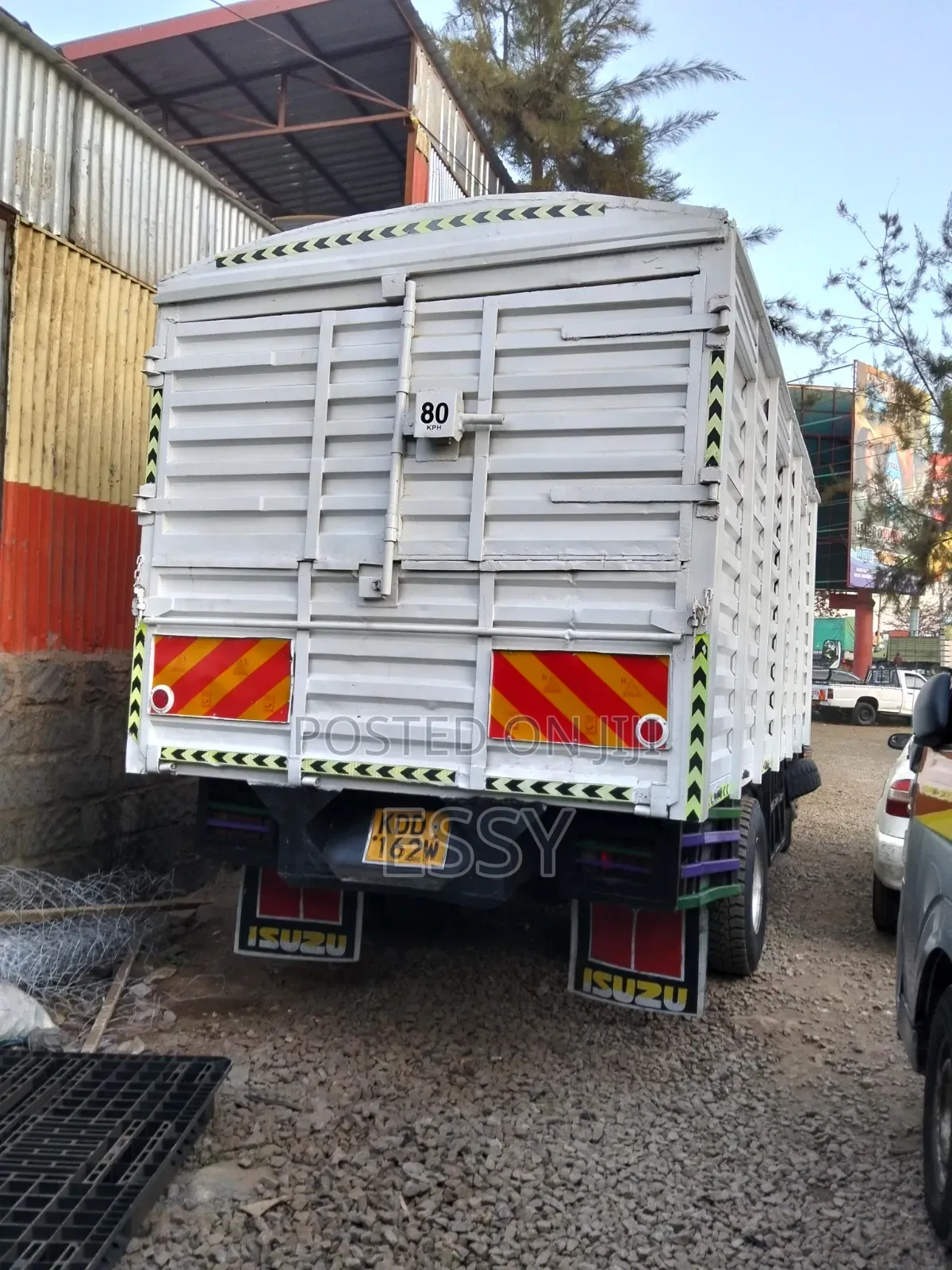 Isuzu NQR Local