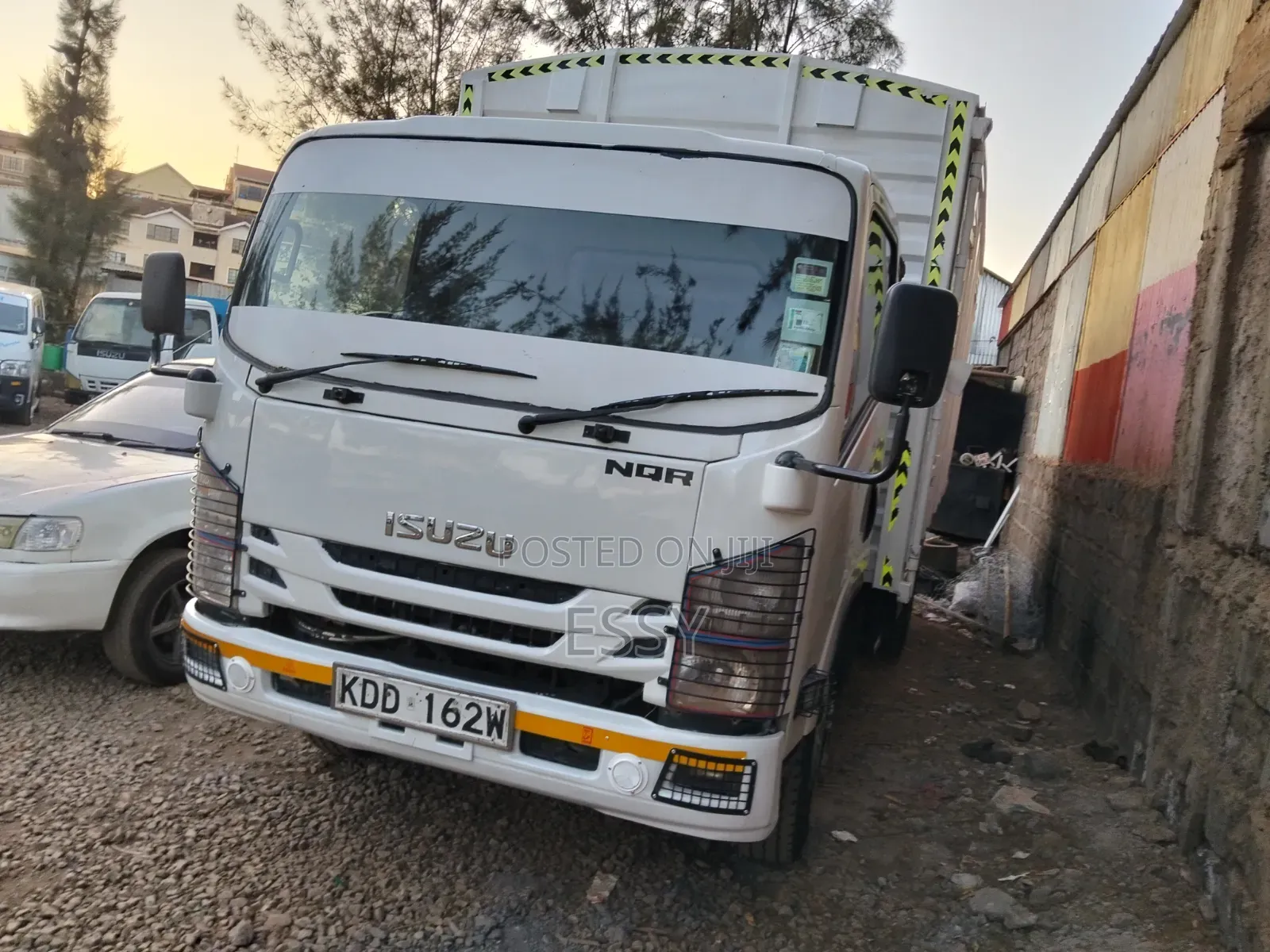 Isuzu NQR Local