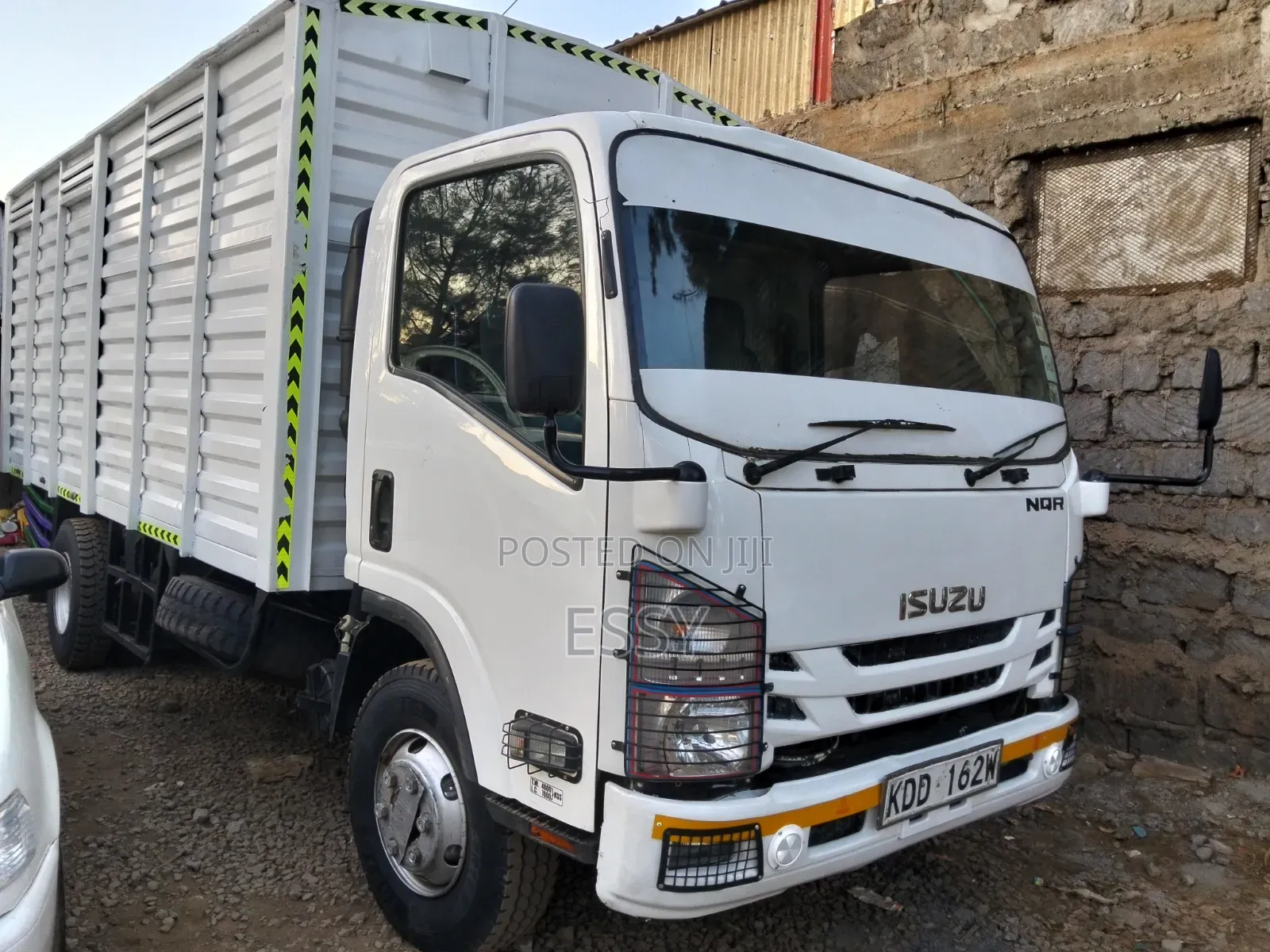 Isuzu NQR Local