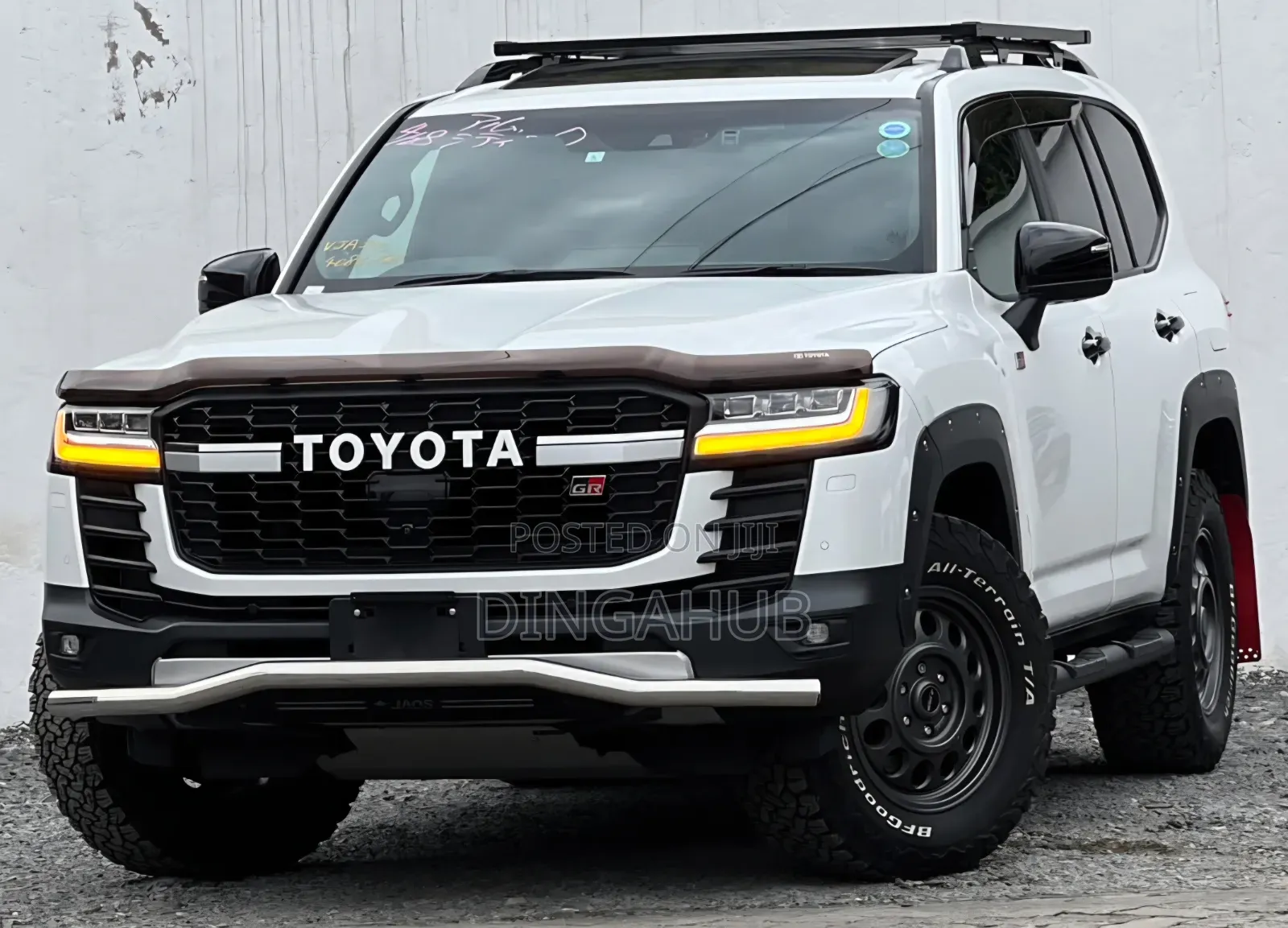 Toyota Land Cruiser LC300 2023 White