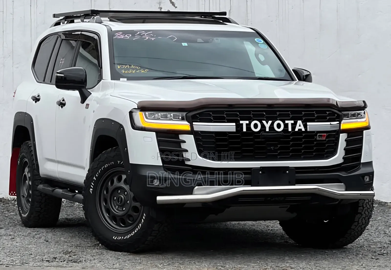 Toyota Land Cruiser LC300 2023 White