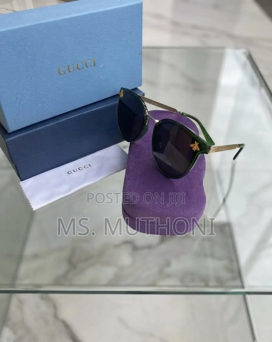 Gucci Round Sunglasses in Green and Red
