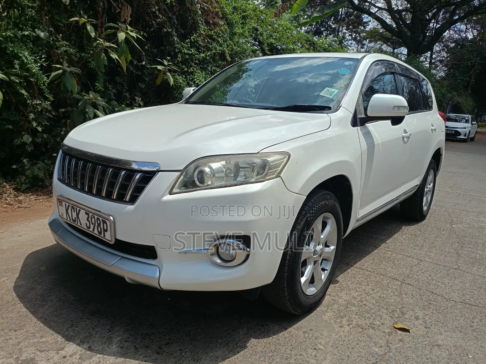 Toyota Vanguard 2010 White