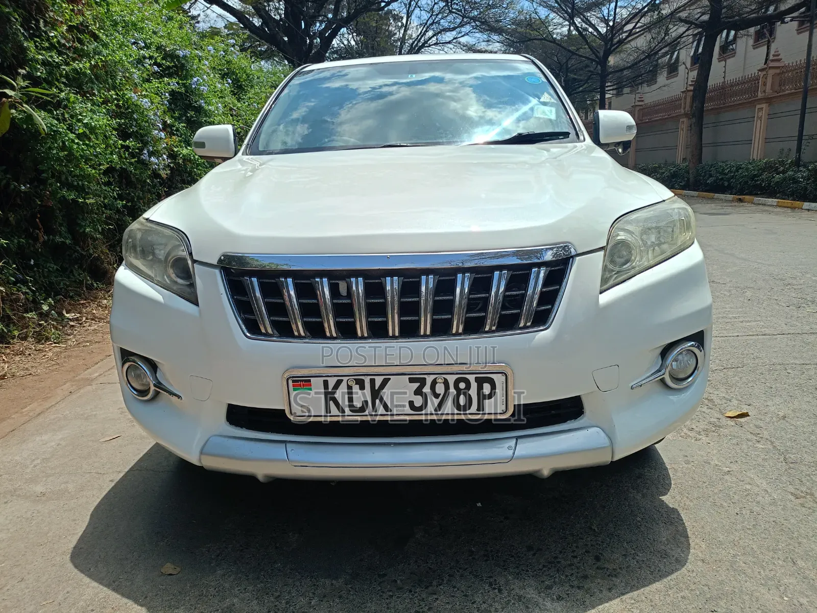 Toyota Vanguard 2010 White