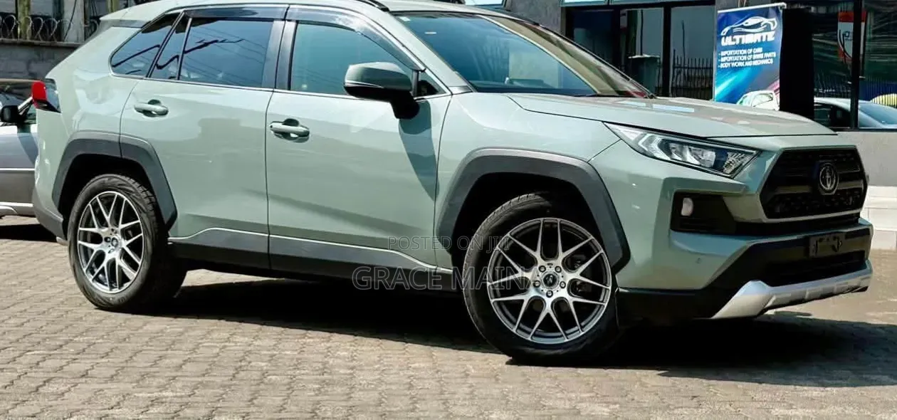 Toyota RAV4 Adventure 2019 Green