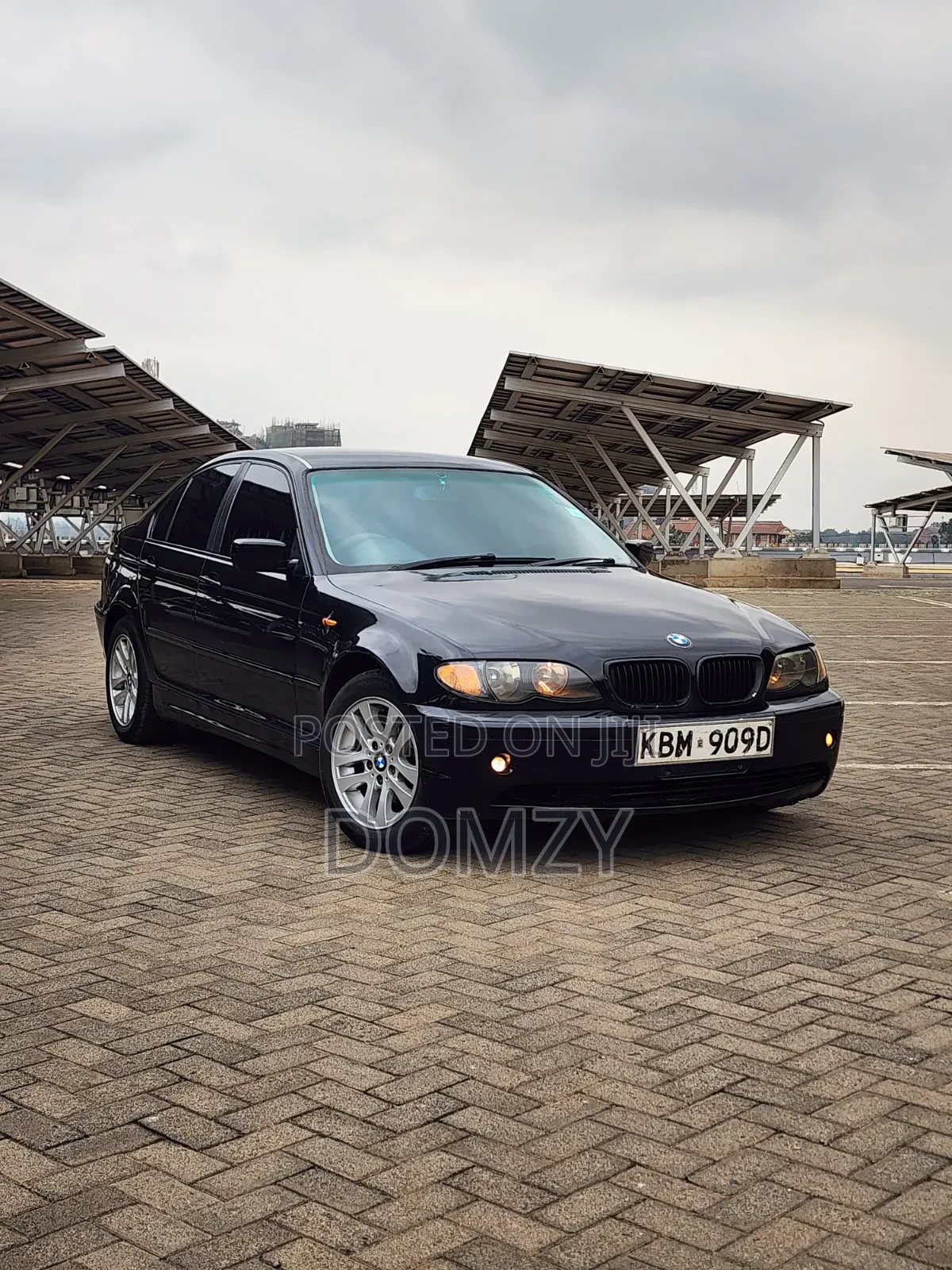 BMW 318i 2004 Black