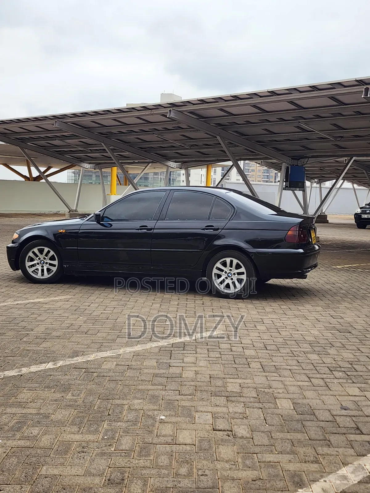 BMW 318i 2004 Black
