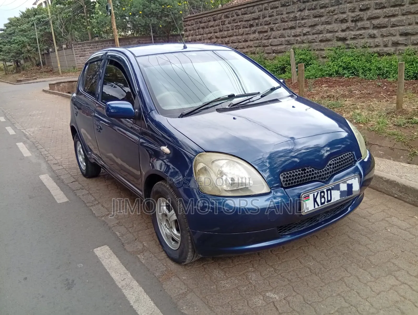 Toyota Vitz 2001 Blue