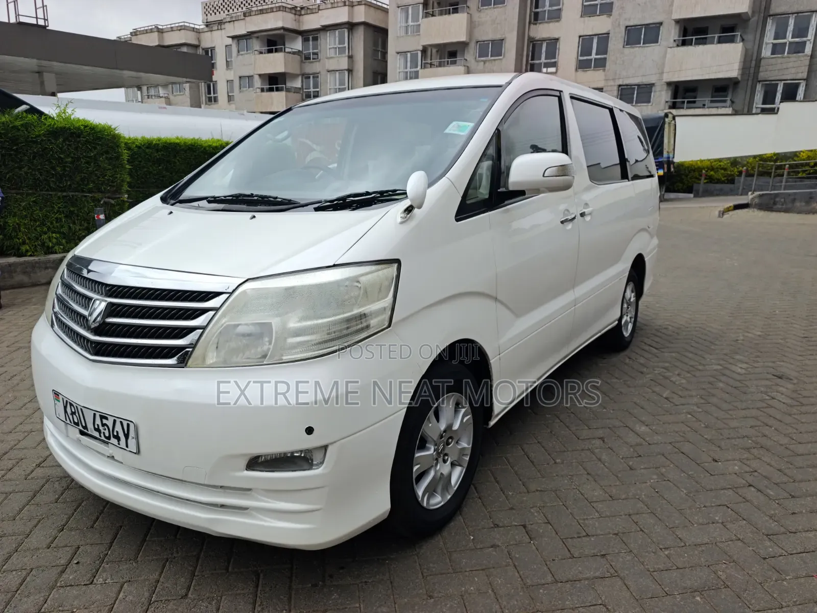 Toyota Alphard 2006 White
