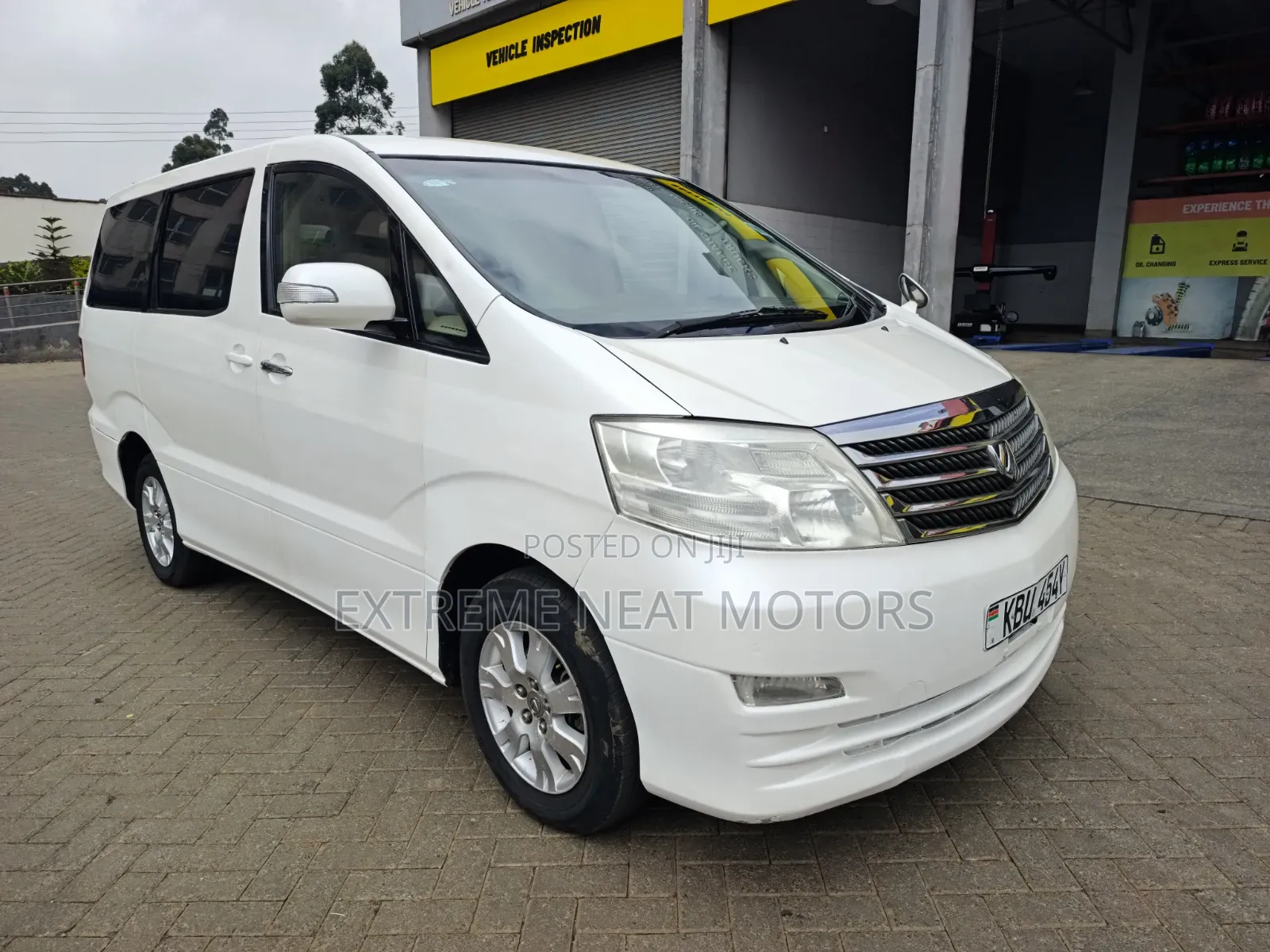 Toyota Alphard 2006 White