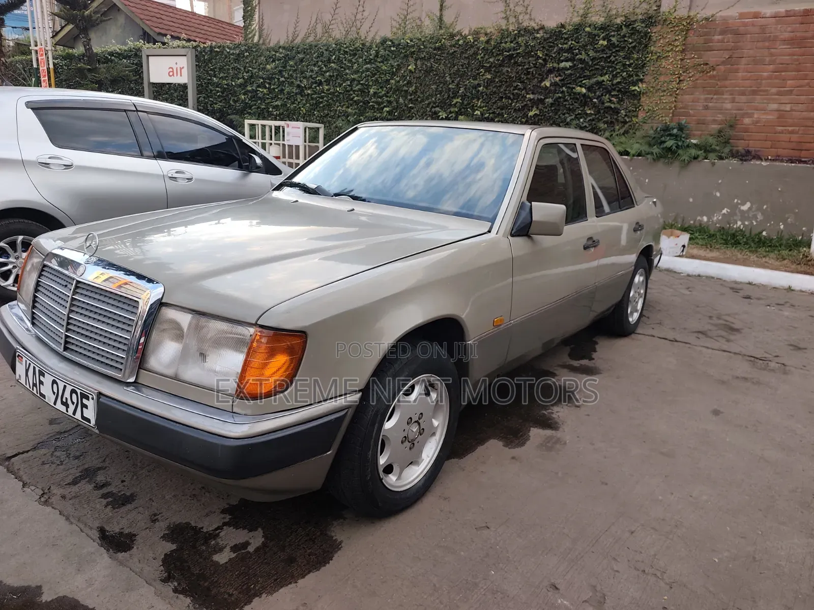 Mercedes-Benz 200E 1993 Beige