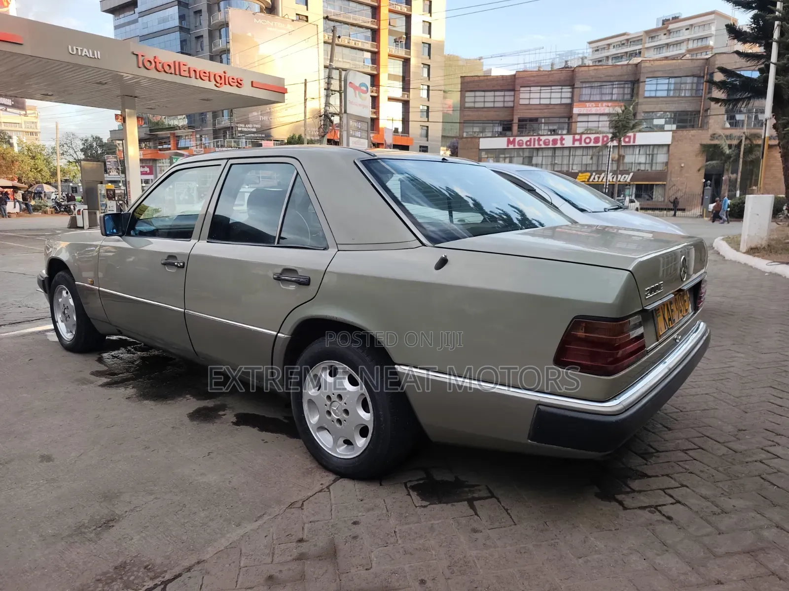 Mercedes-Benz 200E 1993 Beige