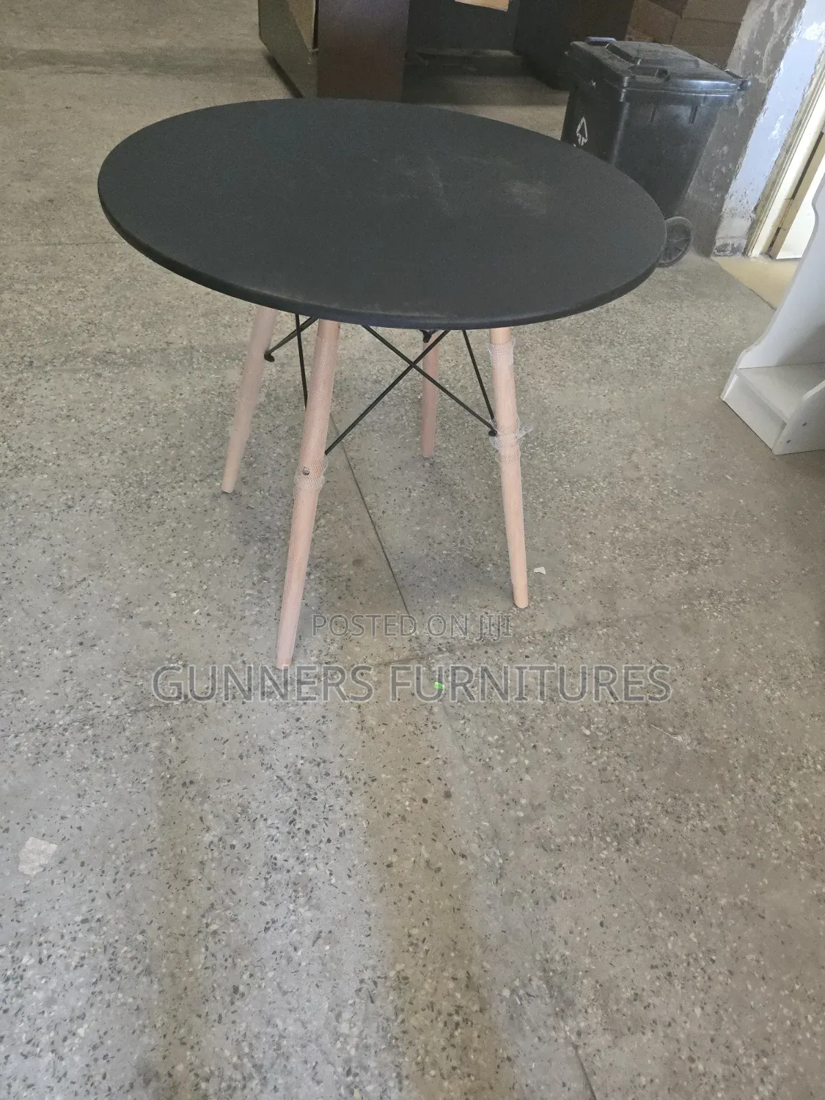 Eames Round Table