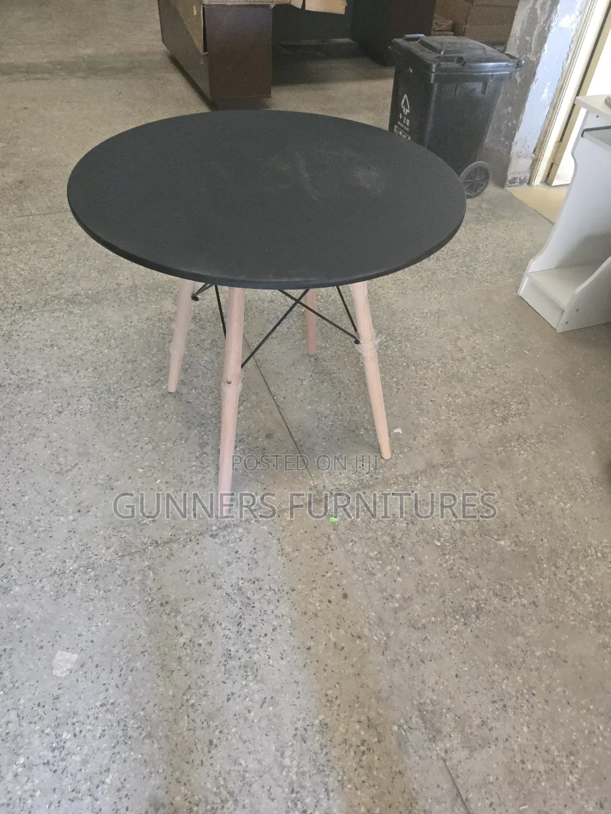 Eames Round Table
