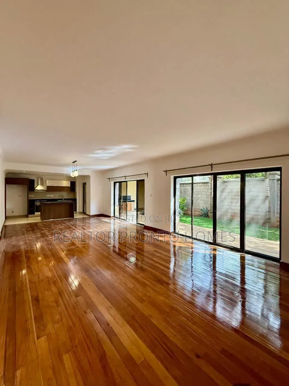 4bdrm Townhouse / Terrace in Kileleshwa for rent
