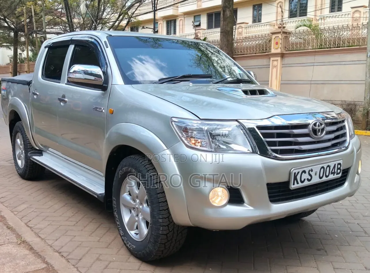 Toyota Hilux 2013 Silver
