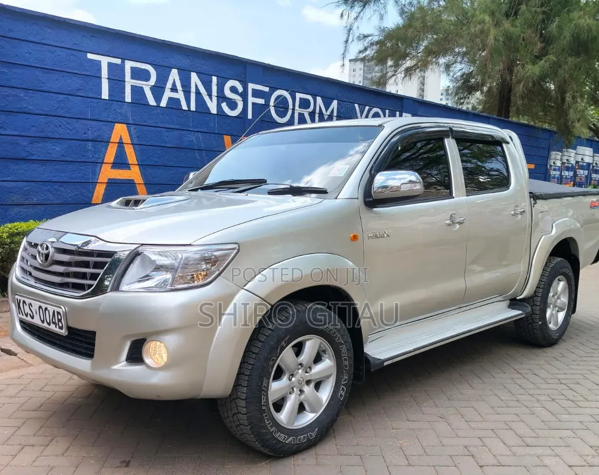 Toyota Hilux 2013 Silver