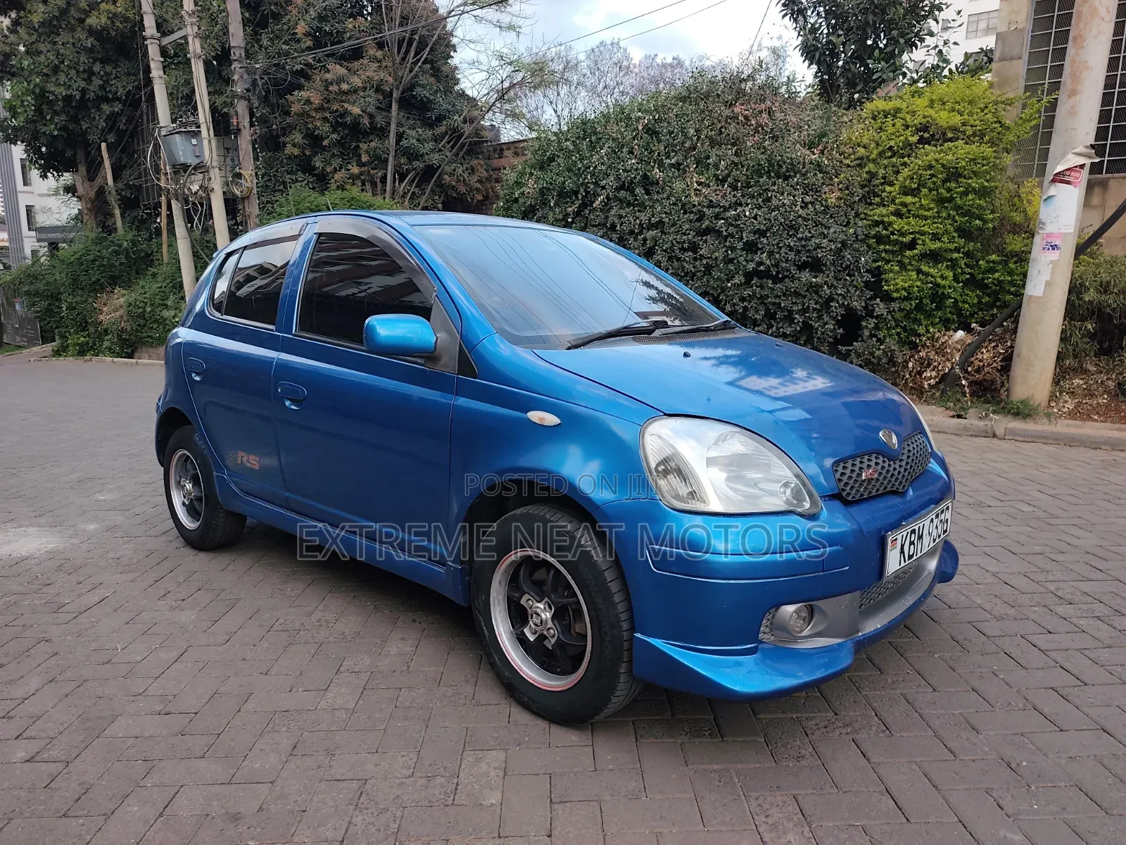Toyota Vitz 2004 Blue