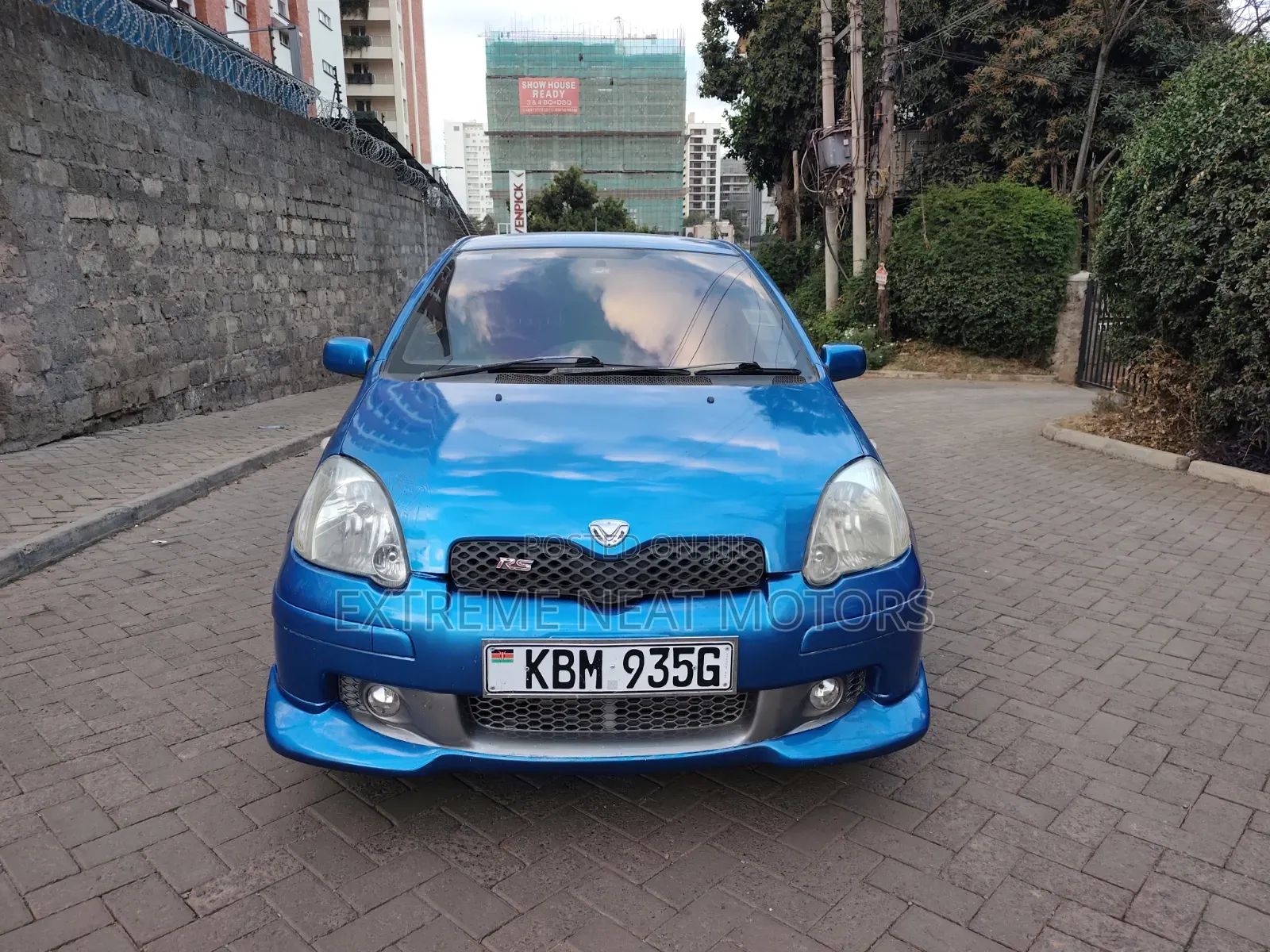 Toyota Vitz 2004 Blue