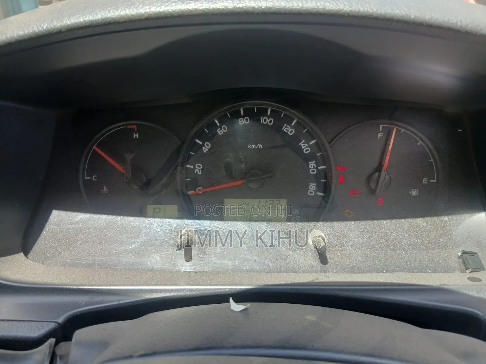 Toyota HiAce 2015 Silver